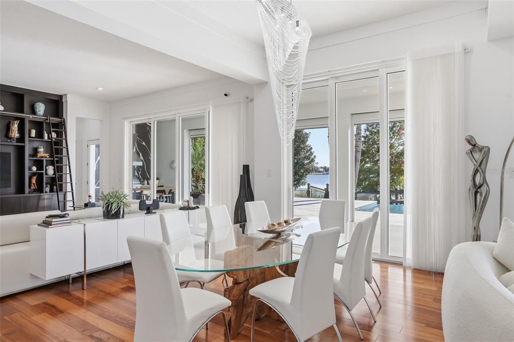 For Sale: $4,950,000 (5 beds, 5 baths, 6188 Square Feet)