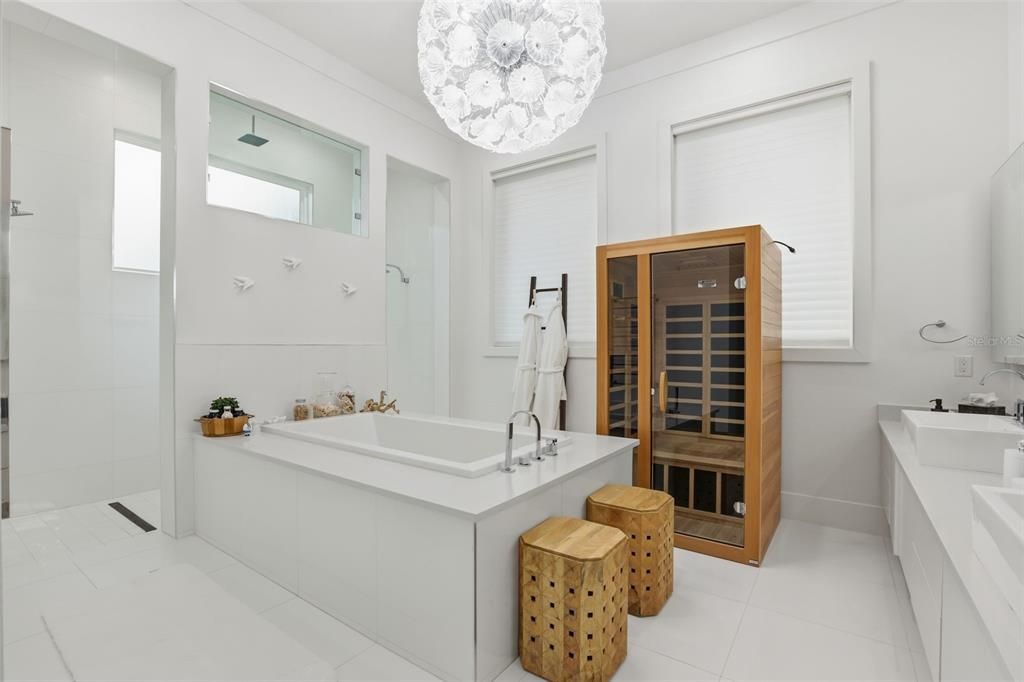 For Sale: $4,950,000 (5 beds, 5 baths, 6188 Square Feet)