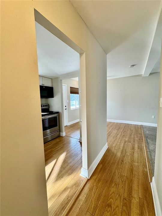 For Sale: $94,500 (1 beds, 1 baths, 576 Square Feet)