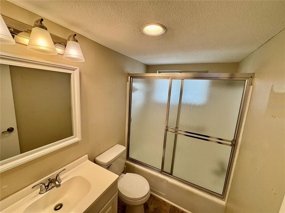 For Sale: $94,500 (1 beds, 1 baths, 576 Square Feet)