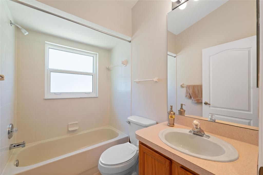 For Sale: $275,000 (3 beds, 2 baths, 1706 Square Feet)