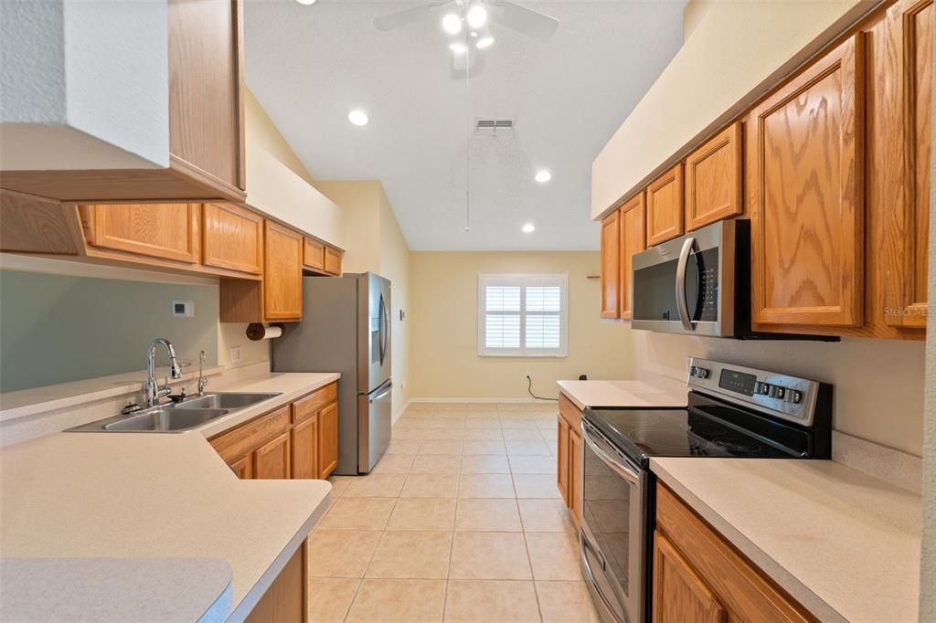 For Sale: $275,000 (3 beds, 2 baths, 1706 Square Feet)