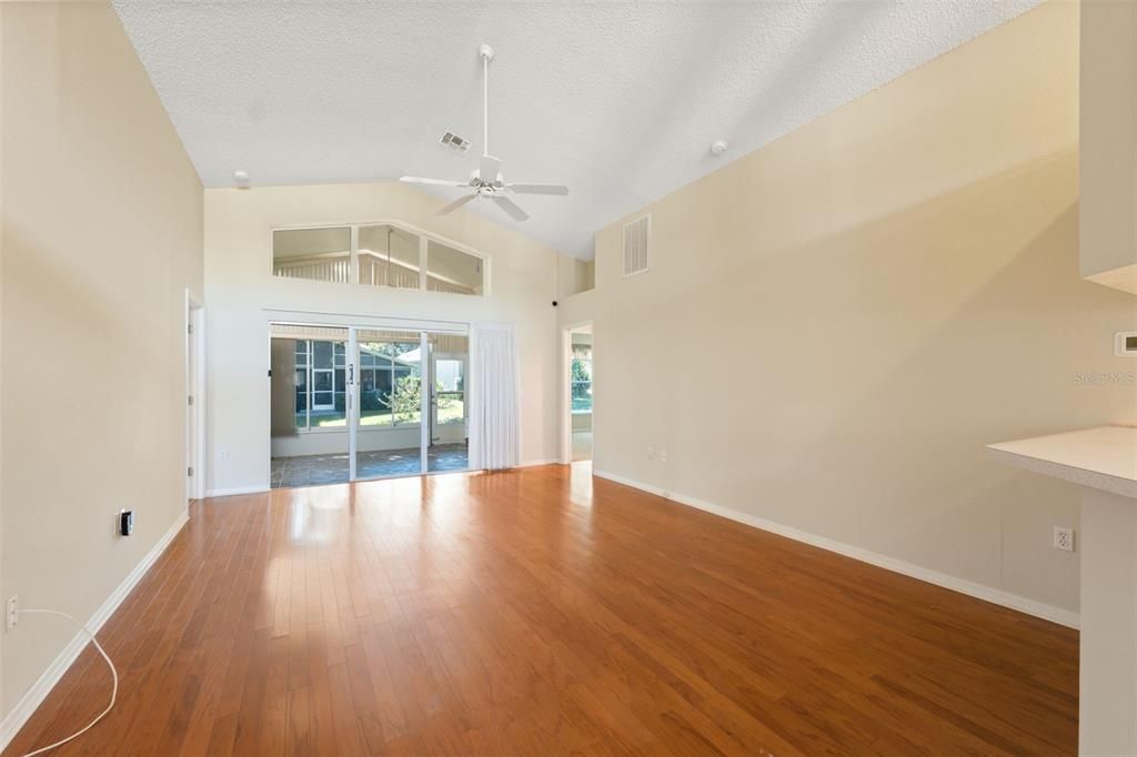 For Sale: $275,000 (3 beds, 2 baths, 1706 Square Feet)