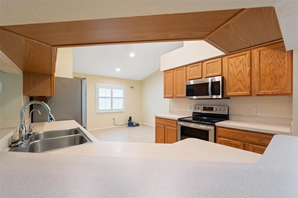 For Sale: $275,000 (3 beds, 2 baths, 1706 Square Feet)