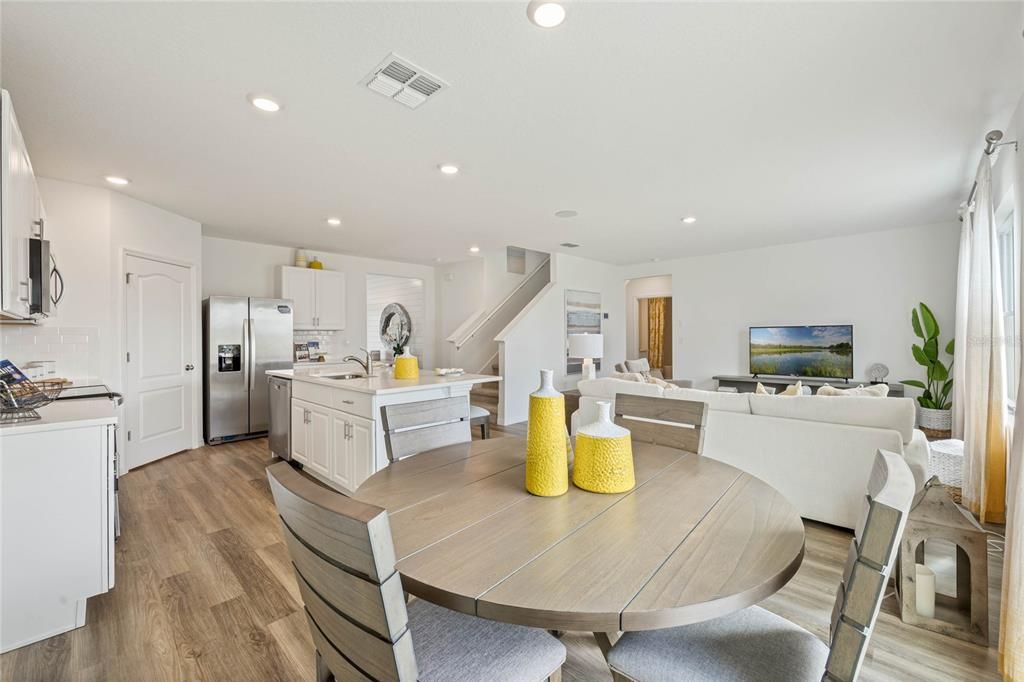 Active With Contract: $529,990 (5 beds, 3 baths, 2601 Square Feet)