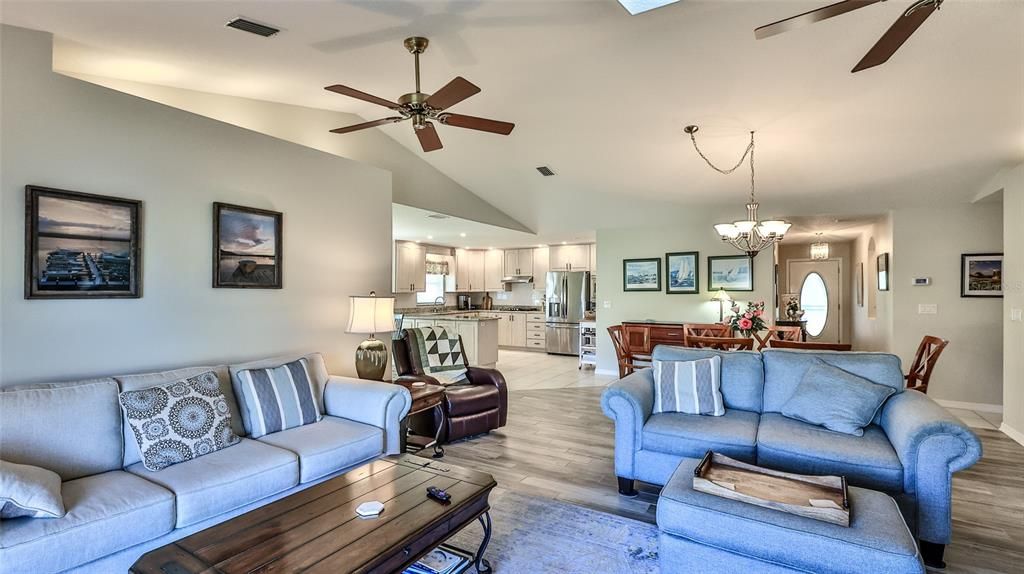 En Venta: $465,000 (3 camas, 2 baños, 2252 Pies cuadrados)