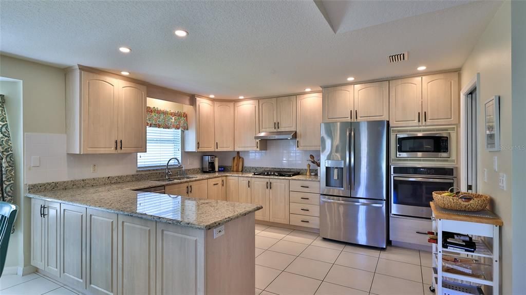 En Venta: $465,000 (3 camas, 2 baños, 2252 Pies cuadrados)