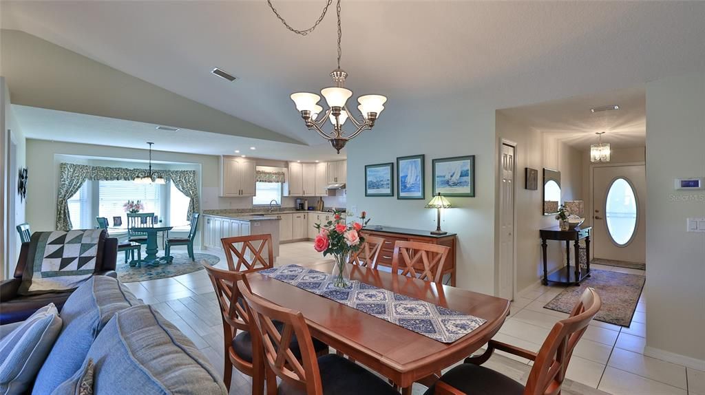 En Venta: $465,000 (3 camas, 2 baños, 2252 Pies cuadrados)