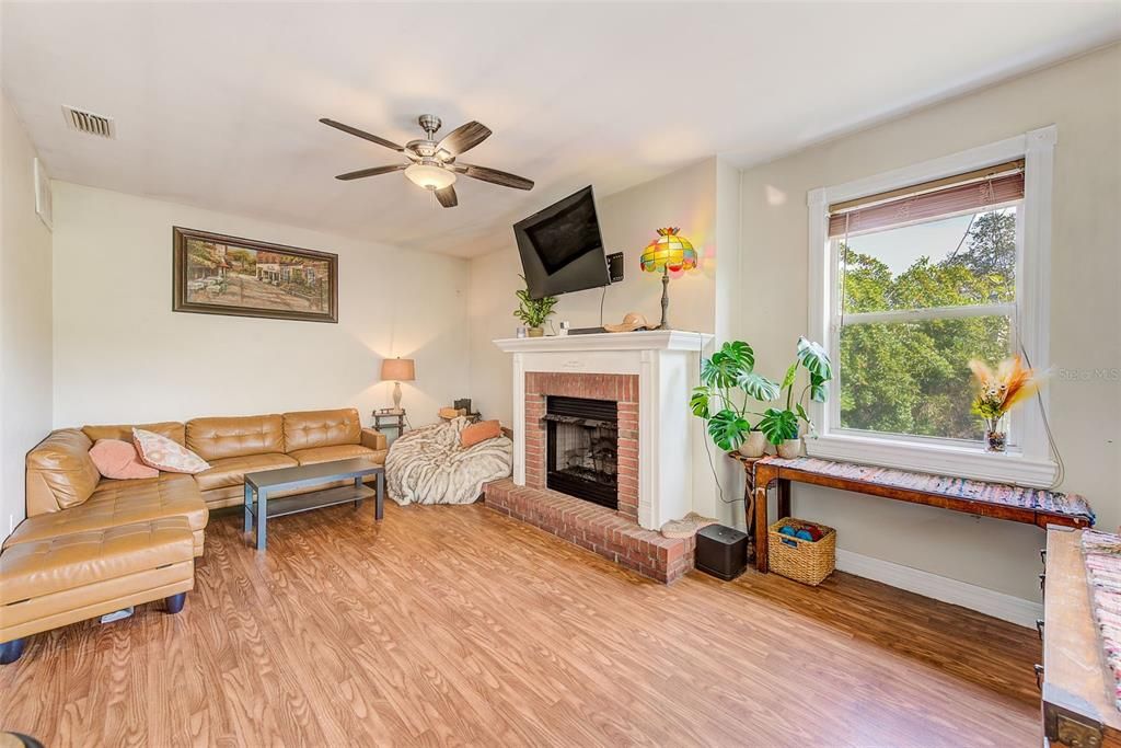 For Sale: $699,900 (3 beds, 2 baths, 2222 Square Feet)