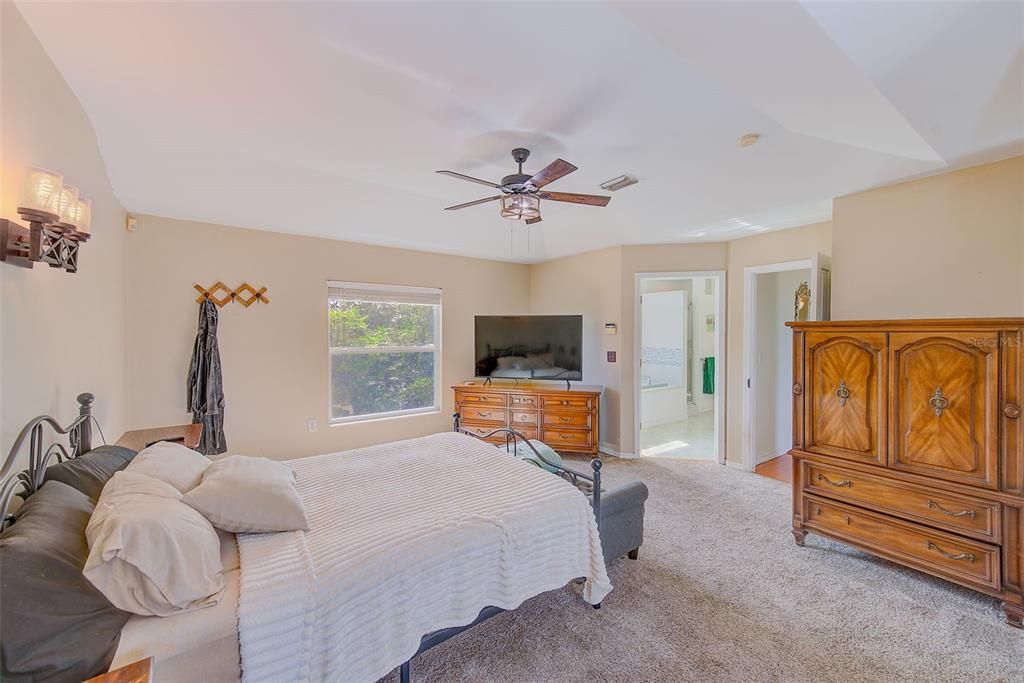 For Sale: $699,900 (3 beds, 2 baths, 2222 Square Feet)