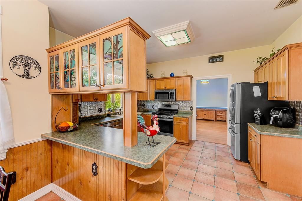 For Sale: $699,900 (3 beds, 2 baths, 2222 Square Feet)