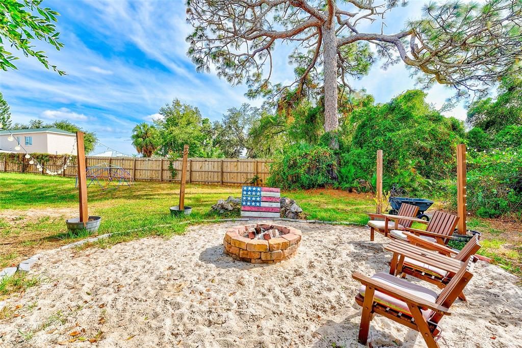 For Sale: $699,900 (3 beds, 2 baths, 2222 Square Feet)