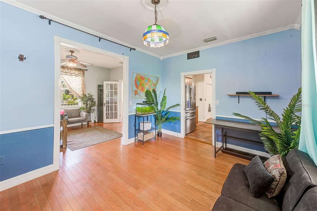 For Sale: $699,900 (3 beds, 2 baths, 2222 Square Feet)