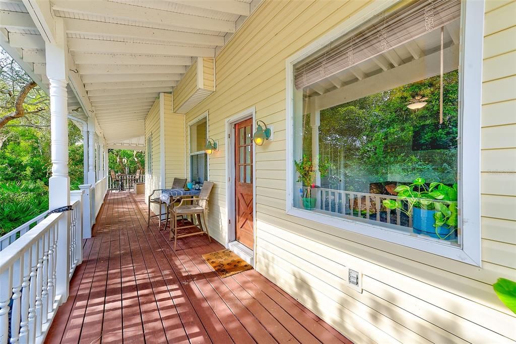 For Sale: $699,900 (3 beds, 2 baths, 2222 Square Feet)