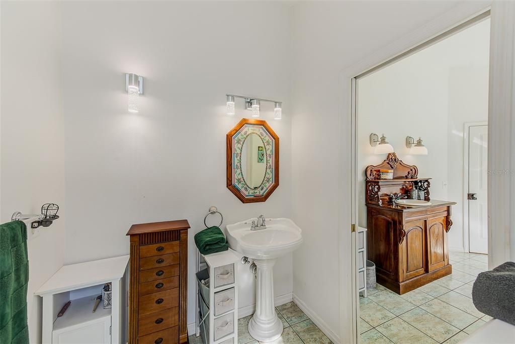 For Sale: $699,900 (3 beds, 2 baths, 2222 Square Feet)