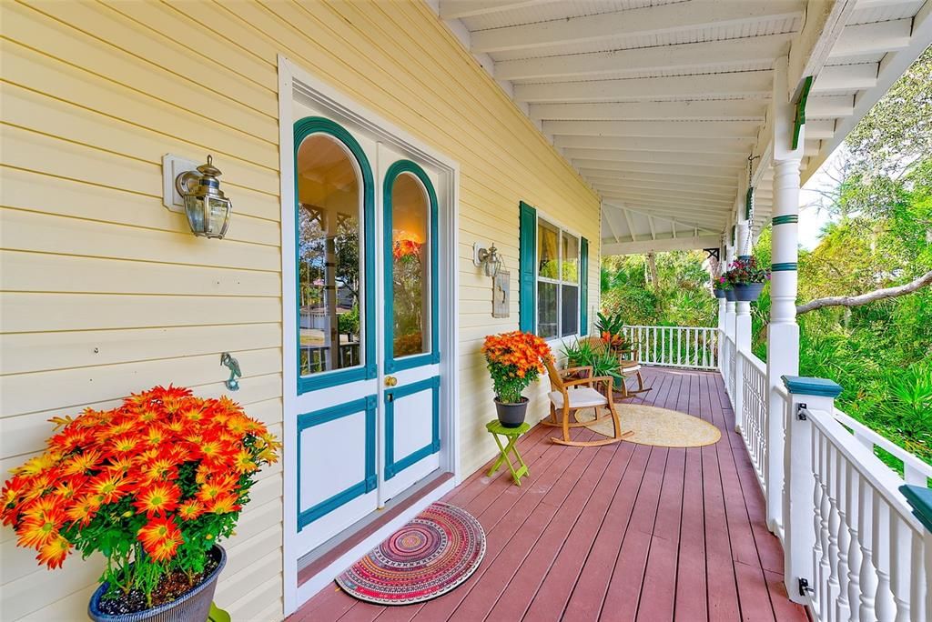 For Sale: $699,900 (3 beds, 2 baths, 2222 Square Feet)