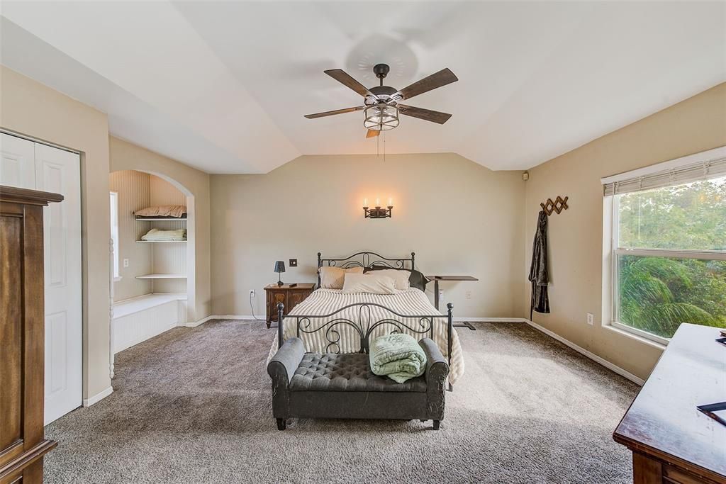 For Sale: $699,900 (3 beds, 2 baths, 2222 Square Feet)