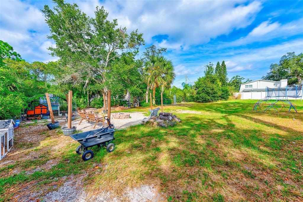 For Sale: $699,900 (3 beds, 2 baths, 2222 Square Feet)