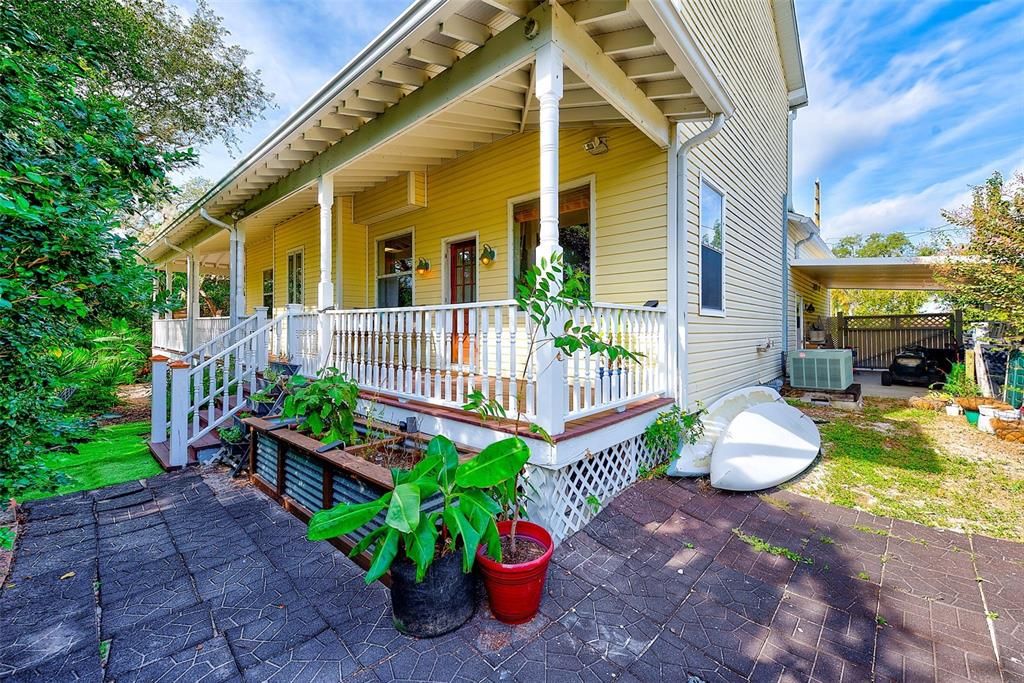 For Sale: $699,900 (3 beds, 2 baths, 2222 Square Feet)