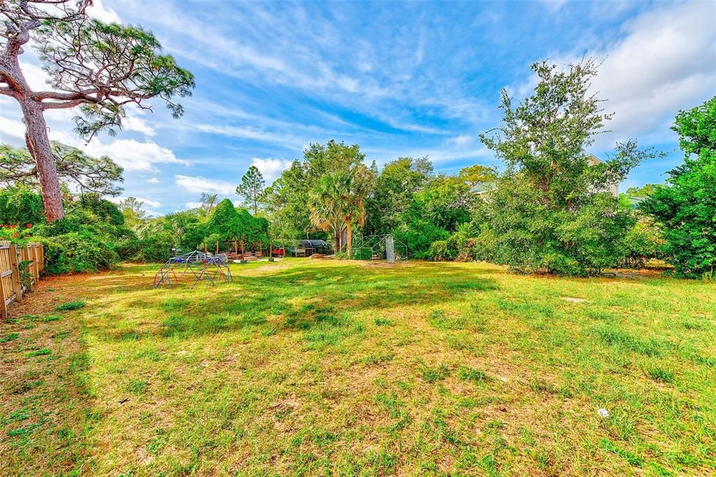 For Sale: $699,900 (3 beds, 2 baths, 2222 Square Feet)