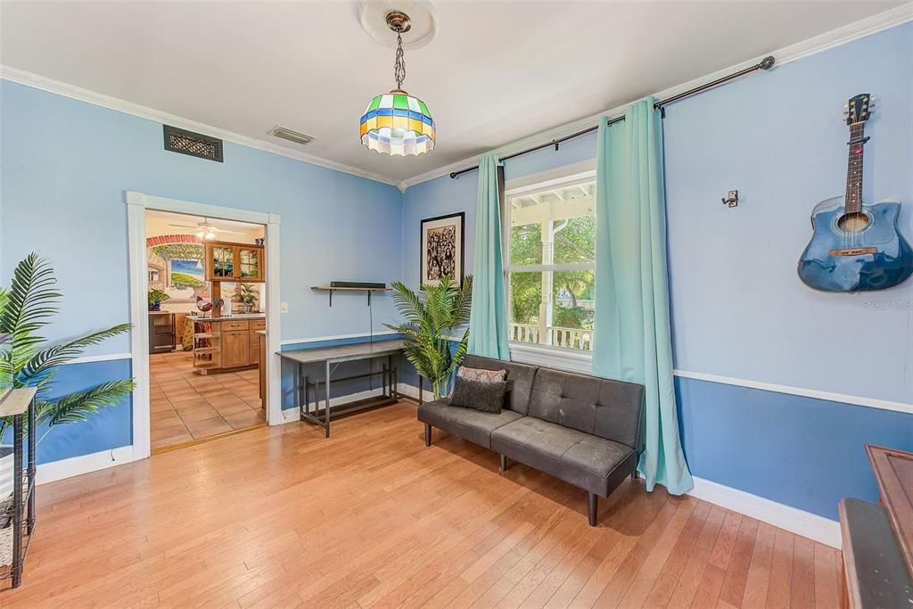 For Sale: $699,900 (3 beds, 2 baths, 2222 Square Feet)