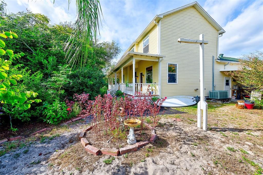 For Sale: $699,900 (3 beds, 2 baths, 2222 Square Feet)