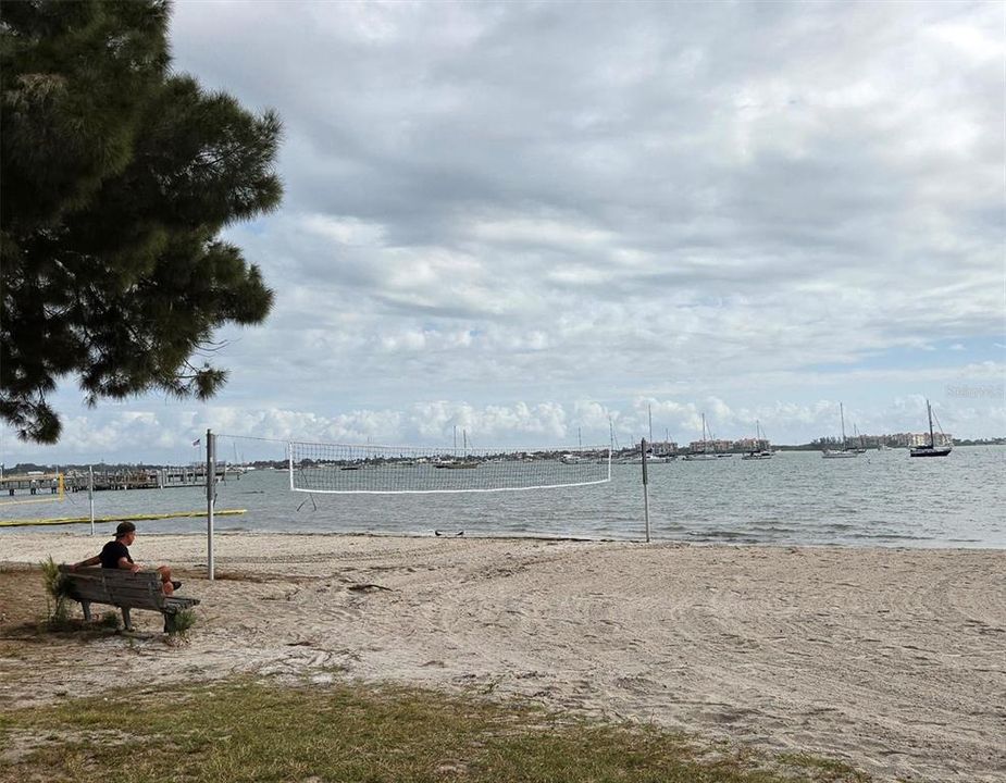 For Sale: $515,000 (2 beds, 2 baths, 1302 Square Feet)