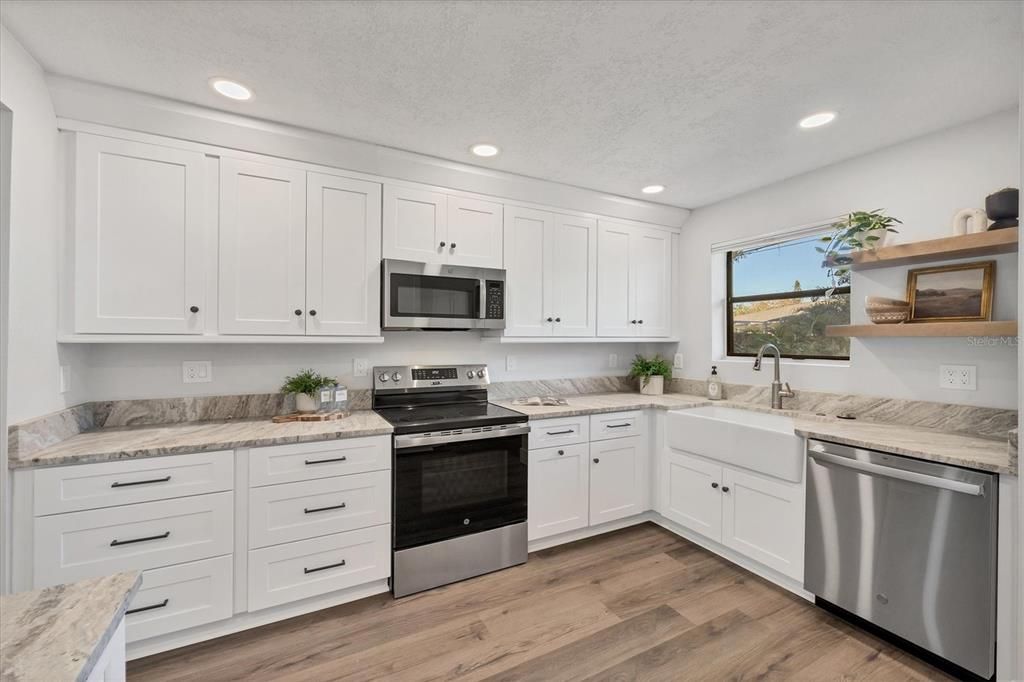 For Sale: $515,000 (2 beds, 2 baths, 1302 Square Feet)