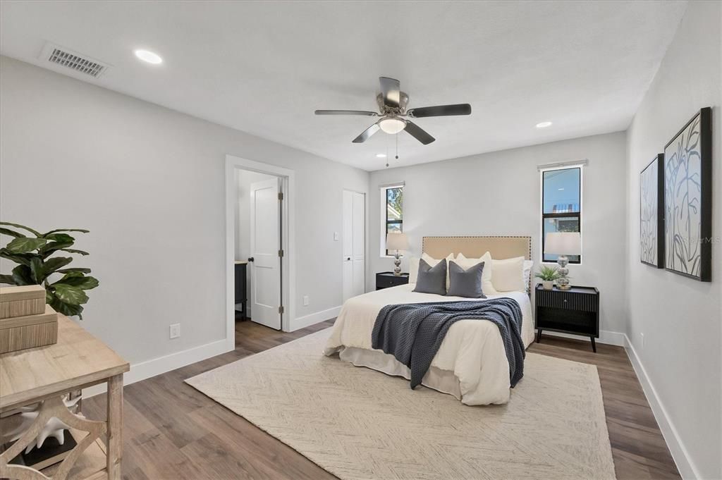 For Sale: $515,000 (2 beds, 2 baths, 1302 Square Feet)