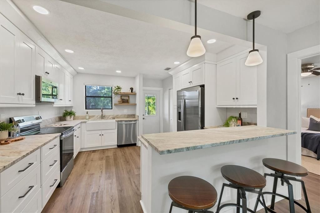 For Sale: $515,000 (2 beds, 2 baths, 1302 Square Feet)