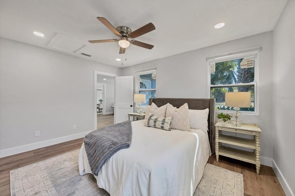 For Sale: $515,000 (2 beds, 2 baths, 1302 Square Feet)