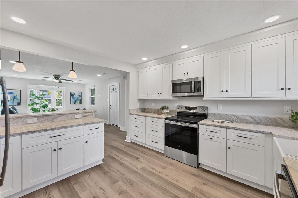 For Sale: $515,000 (2 beds, 2 baths, 1302 Square Feet)