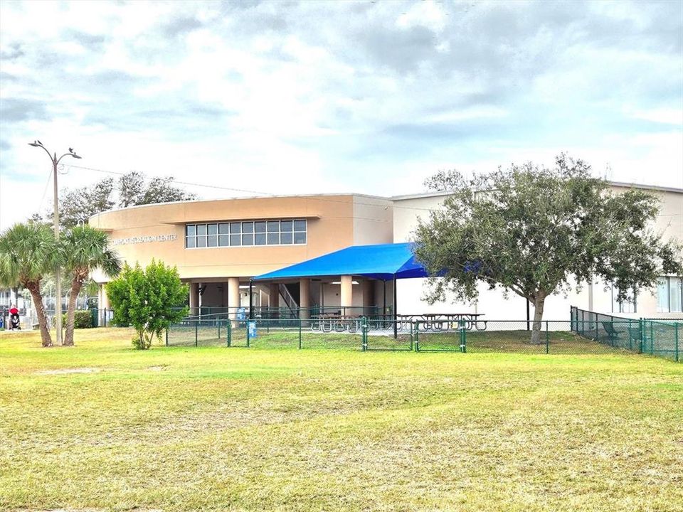 For Sale: $515,000 (2 beds, 2 baths, 1302 Square Feet)