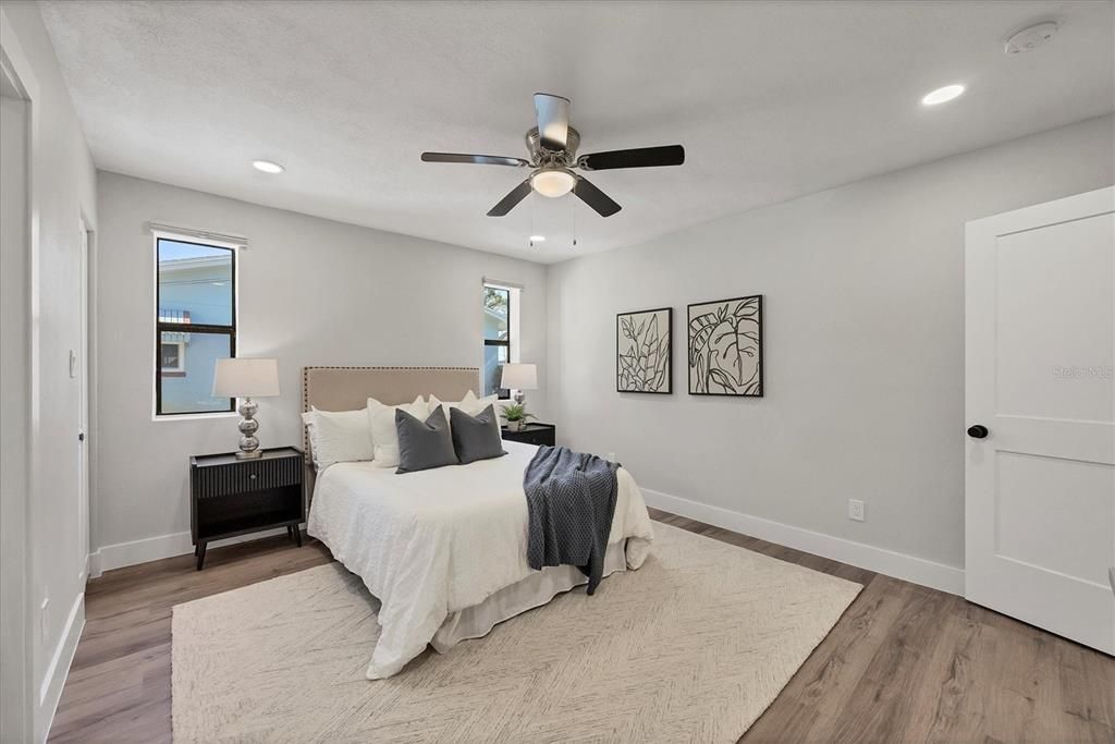 For Sale: $515,000 (2 beds, 2 baths, 1302 Square Feet)