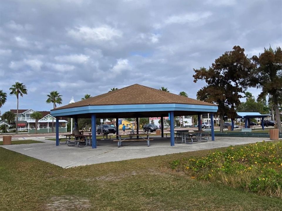 For Sale: $515,000 (2 beds, 2 baths, 1302 Square Feet)