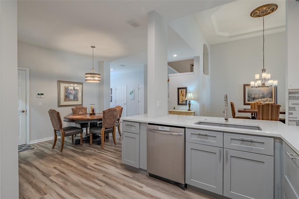 待售: $395,000 (3 贝兹, 2 浴室, 2274 平方英尺)