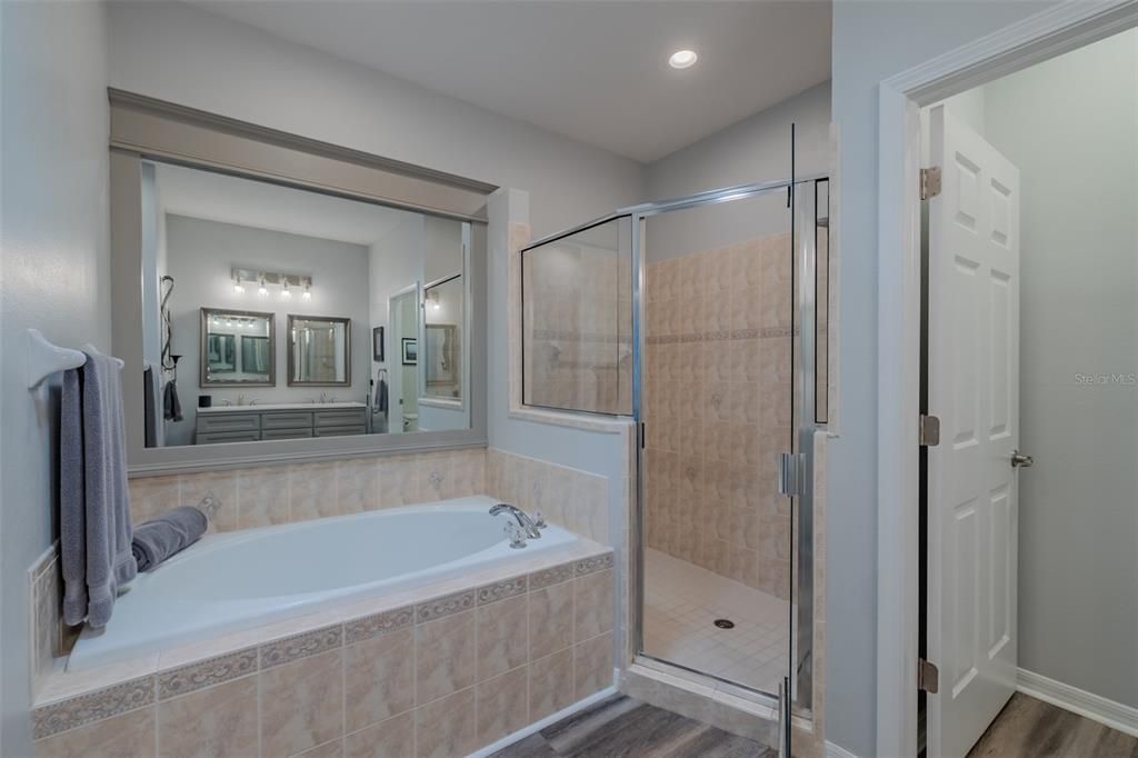 待售: $395,000 (3 贝兹, 2 浴室, 2274 平方英尺)