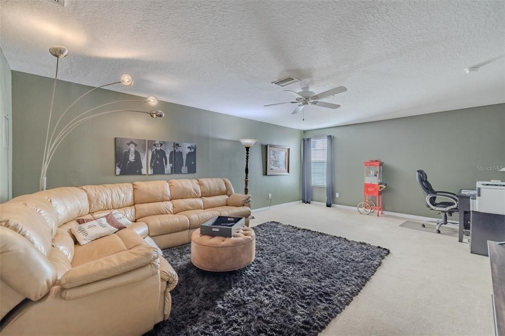 待售: $395,000 (3 贝兹, 2 浴室, 2274 平方英尺)