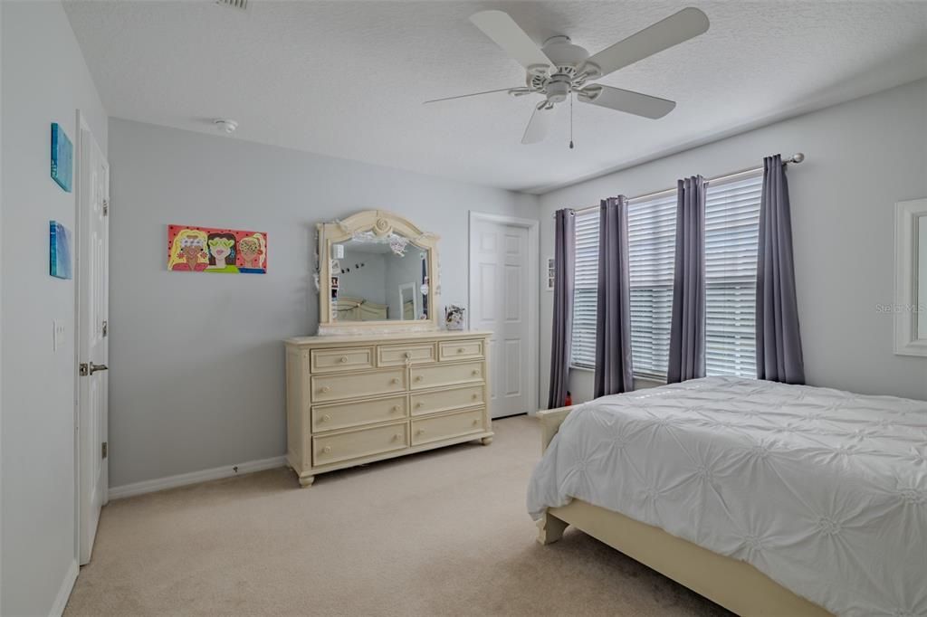 待售: $395,000 (3 贝兹, 2 浴室, 2274 平方英尺)