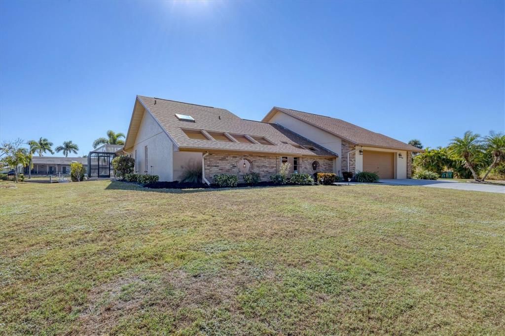 待售: $900,000 (4 贝兹, 3 浴室, 2616 平方英尺)