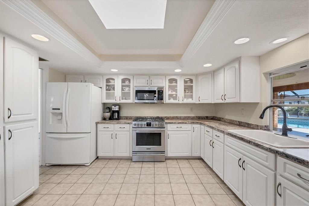 待售: $900,000 (4 贝兹, 3 浴室, 2616 平方英尺)