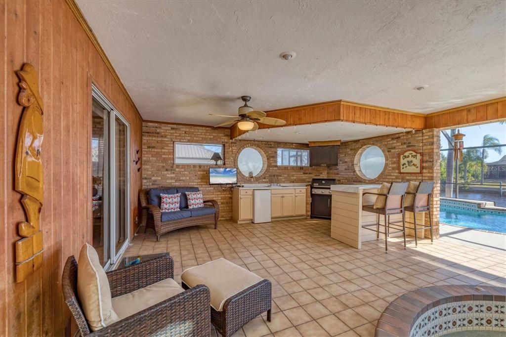 待售: $900,000 (4 贝兹, 3 浴室, 2616 平方英尺)