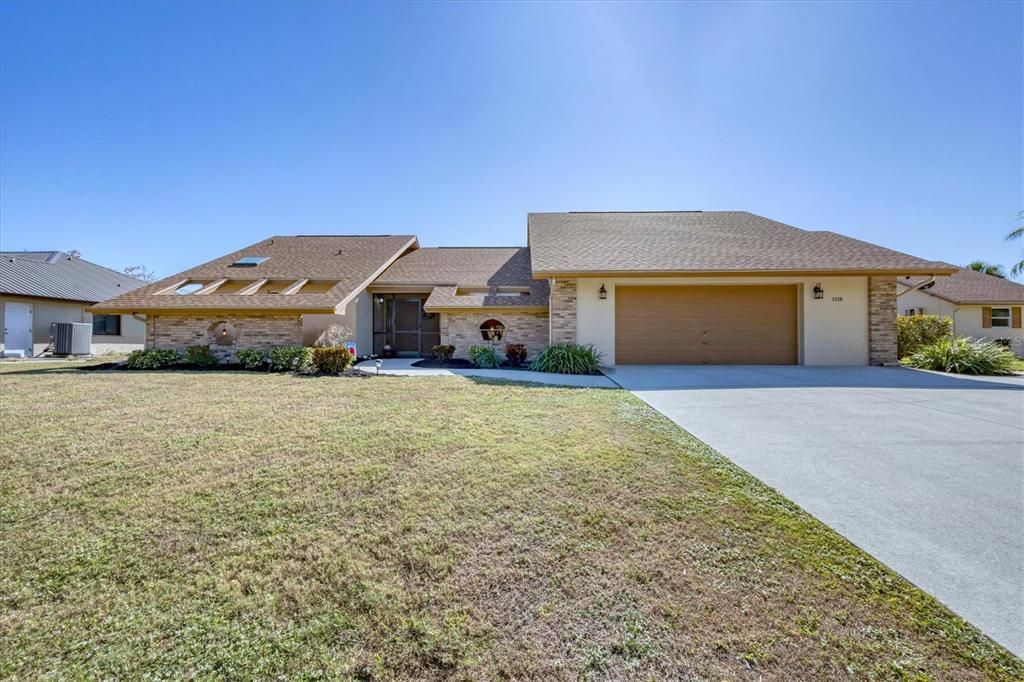 待售: $900,000 (4 贝兹, 3 浴室, 2616 平方英尺)