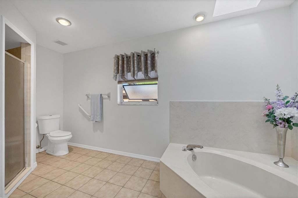 待售: $900,000 (4 贝兹, 3 浴室, 2616 平方英尺)