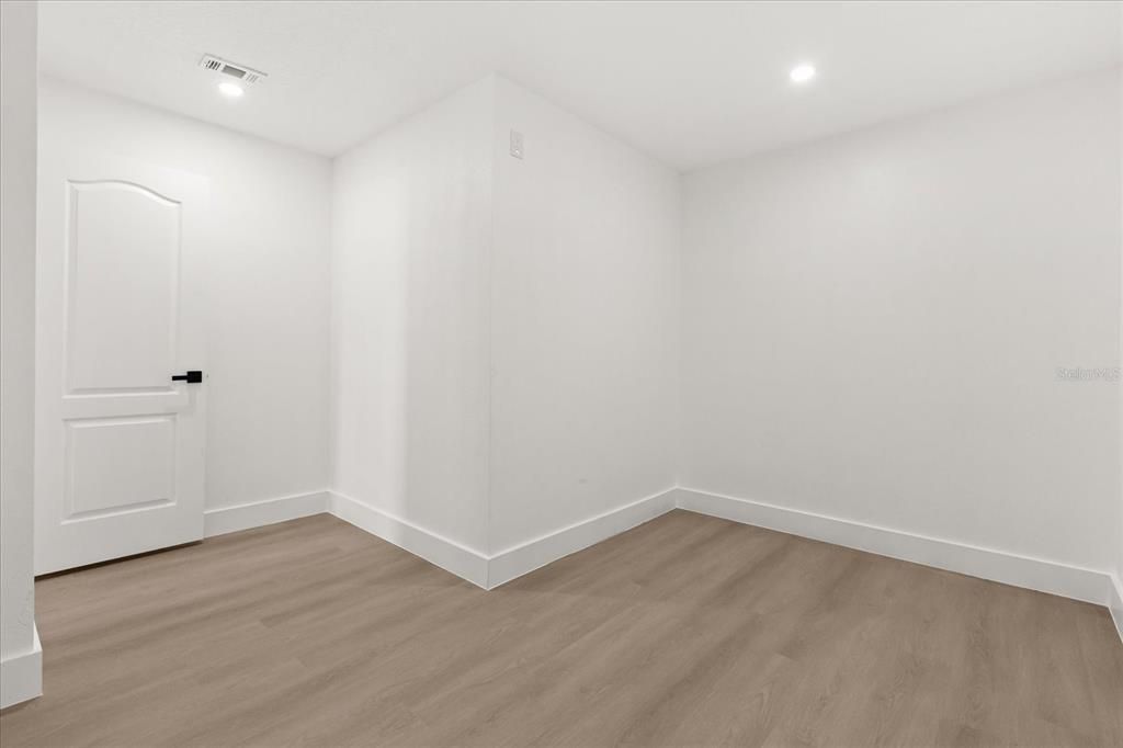 Active With Contract: $450,000 (4 beds, 2 baths, 2844 Square Feet)