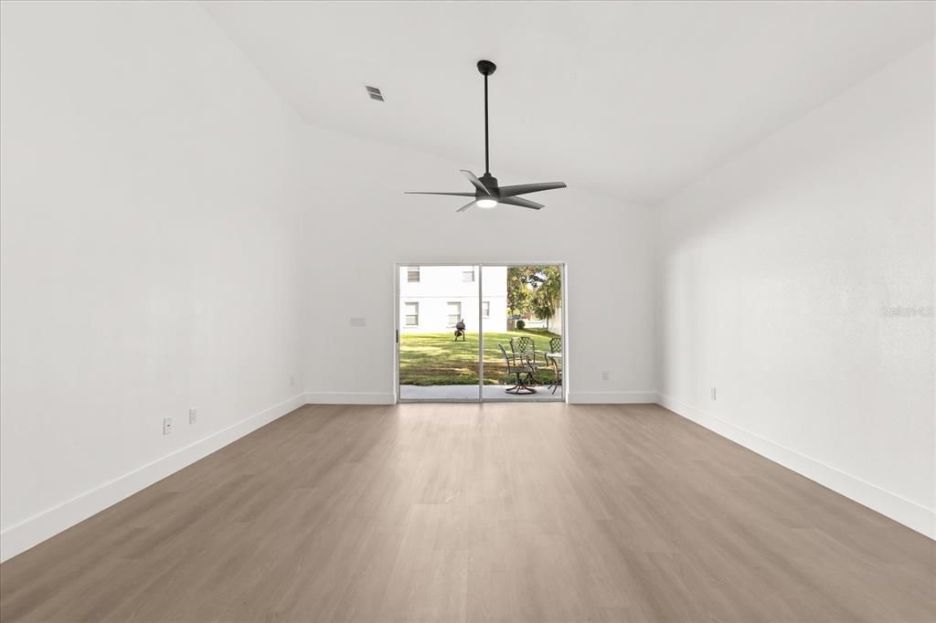 Active With Contract: $450,000 (4 beds, 2 baths, 2844 Square Feet)