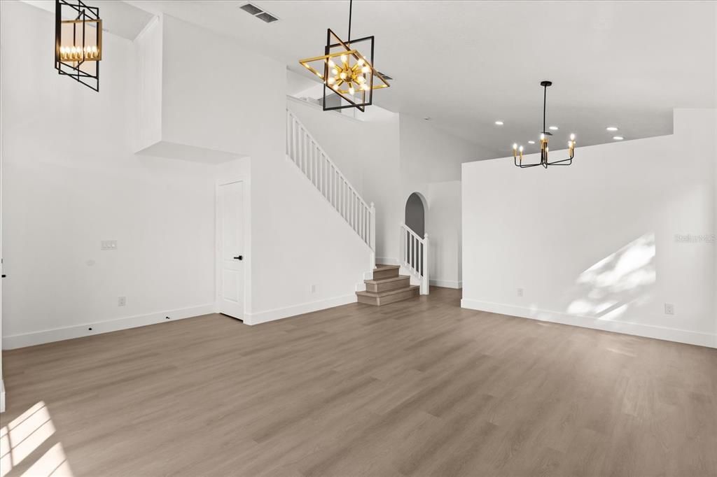 Active With Contract: $450,000 (4 beds, 2 baths, 2844 Square Feet)