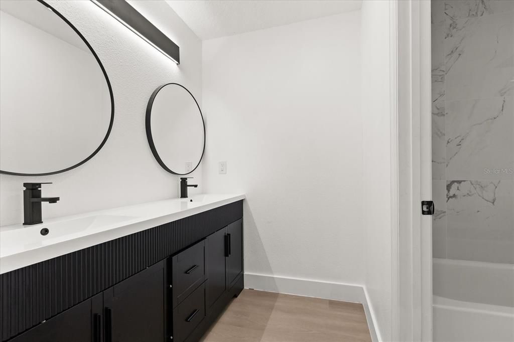 Active With Contract: $450,000 (4 beds, 2 baths, 2844 Square Feet)