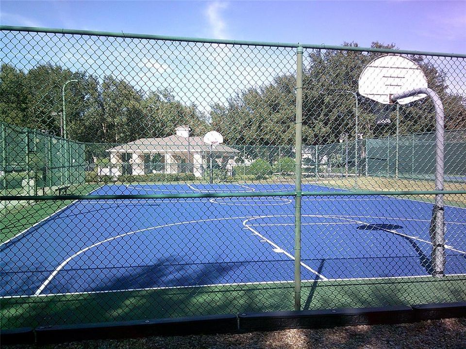 For Sale: $549,900 (4 beds, 3 baths, 2569 Square Feet)