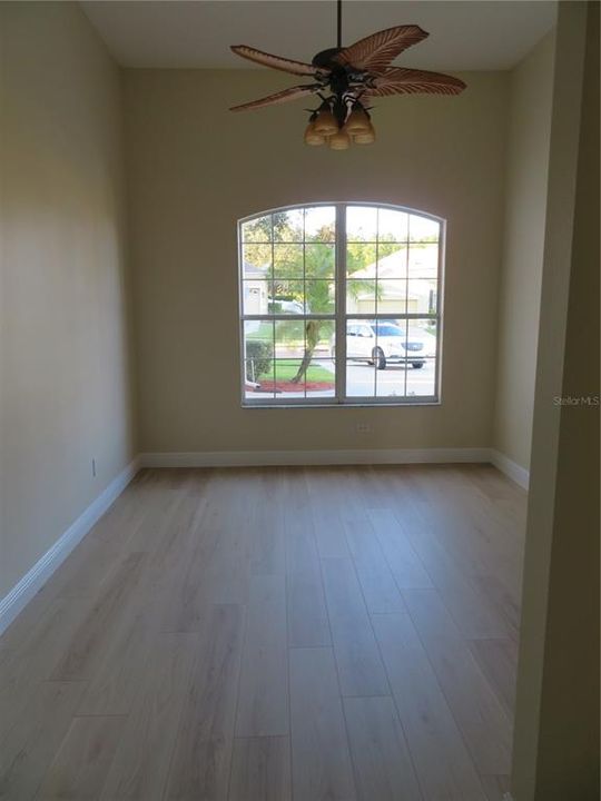 For Sale: $549,900 (4 beds, 3 baths, 2569 Square Feet)